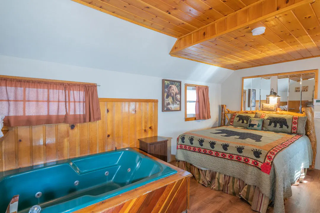 Belclare Cabin interior at The Burgundy — view 3