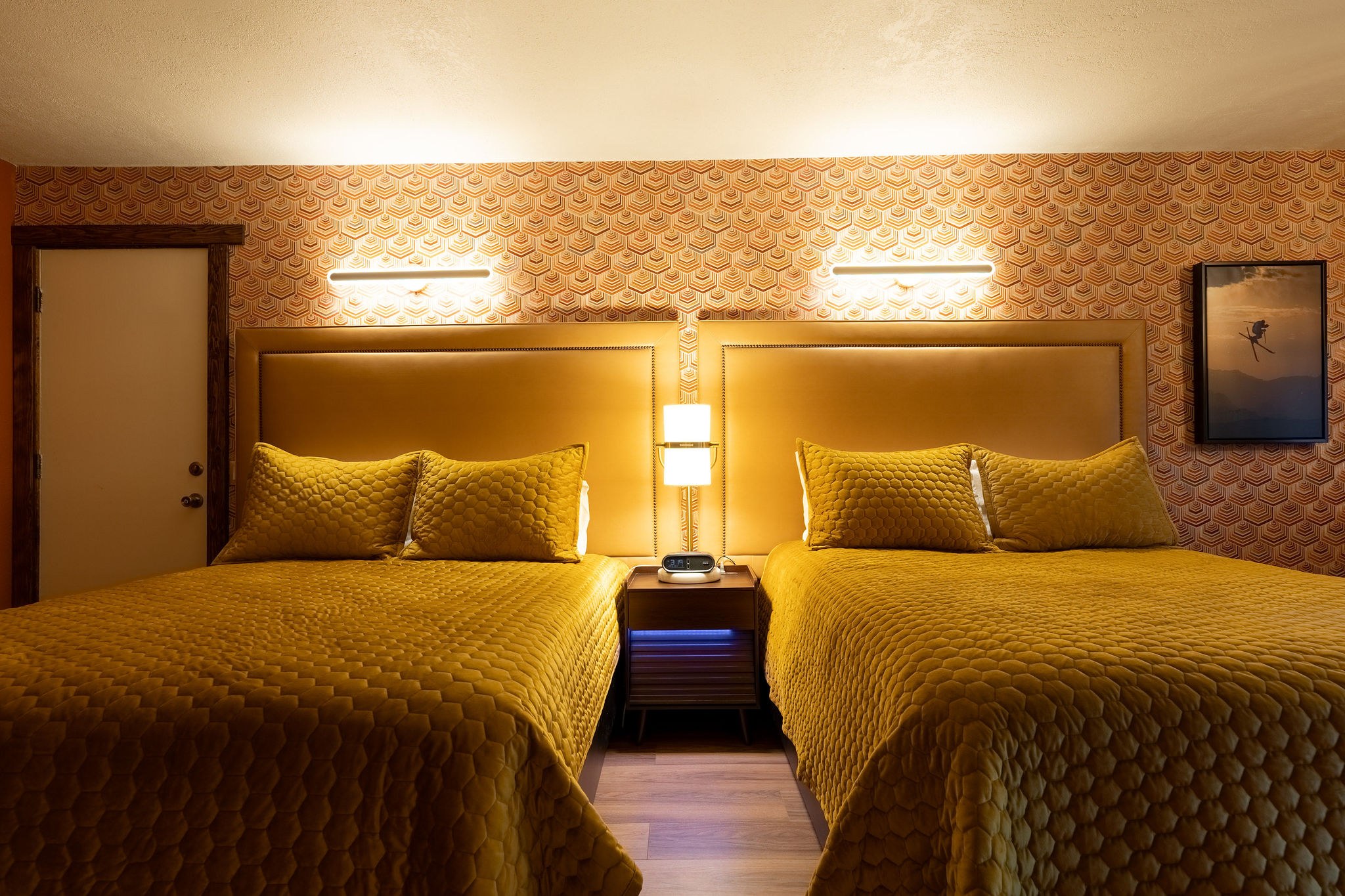 Double Queen interior at The Burgundy — view 3